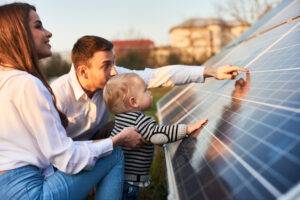 Junge Familie mit Solaranlage schreibt Geschichte