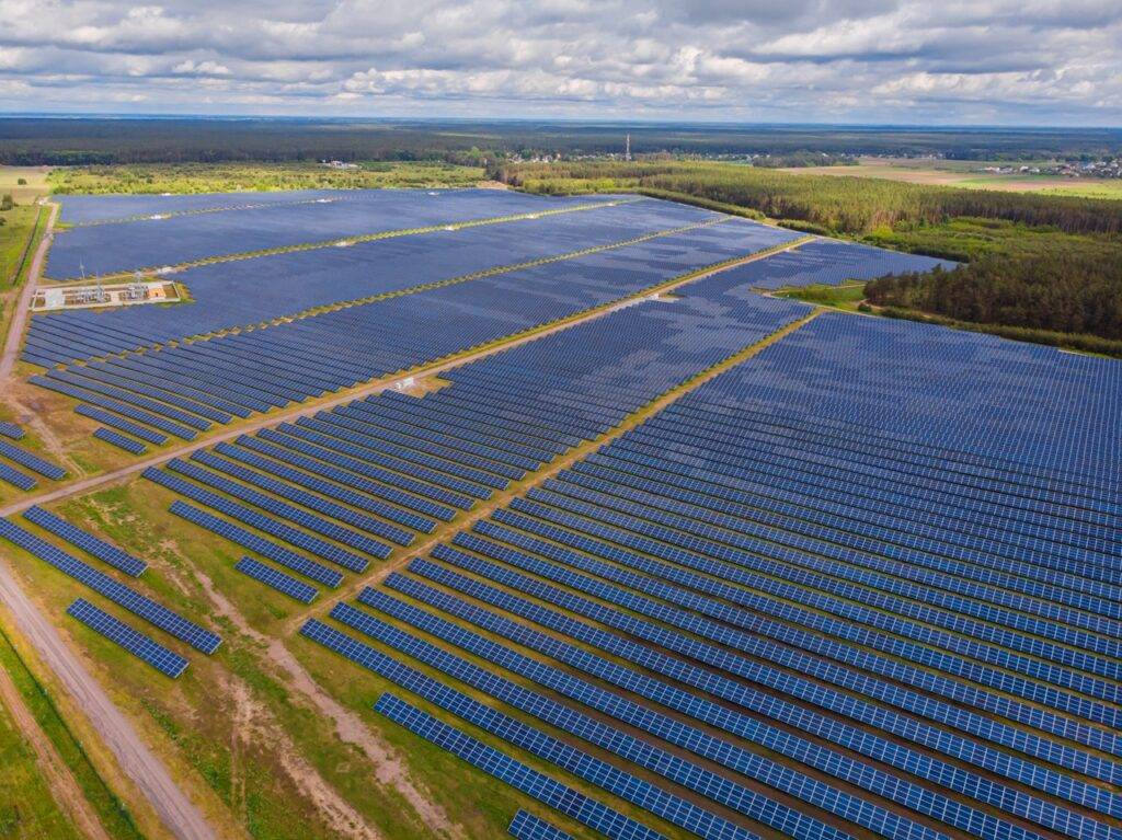 Agri-PV verbindet die grüne Energiegewinnung mit der nachhaltigen Landwirtschaft.